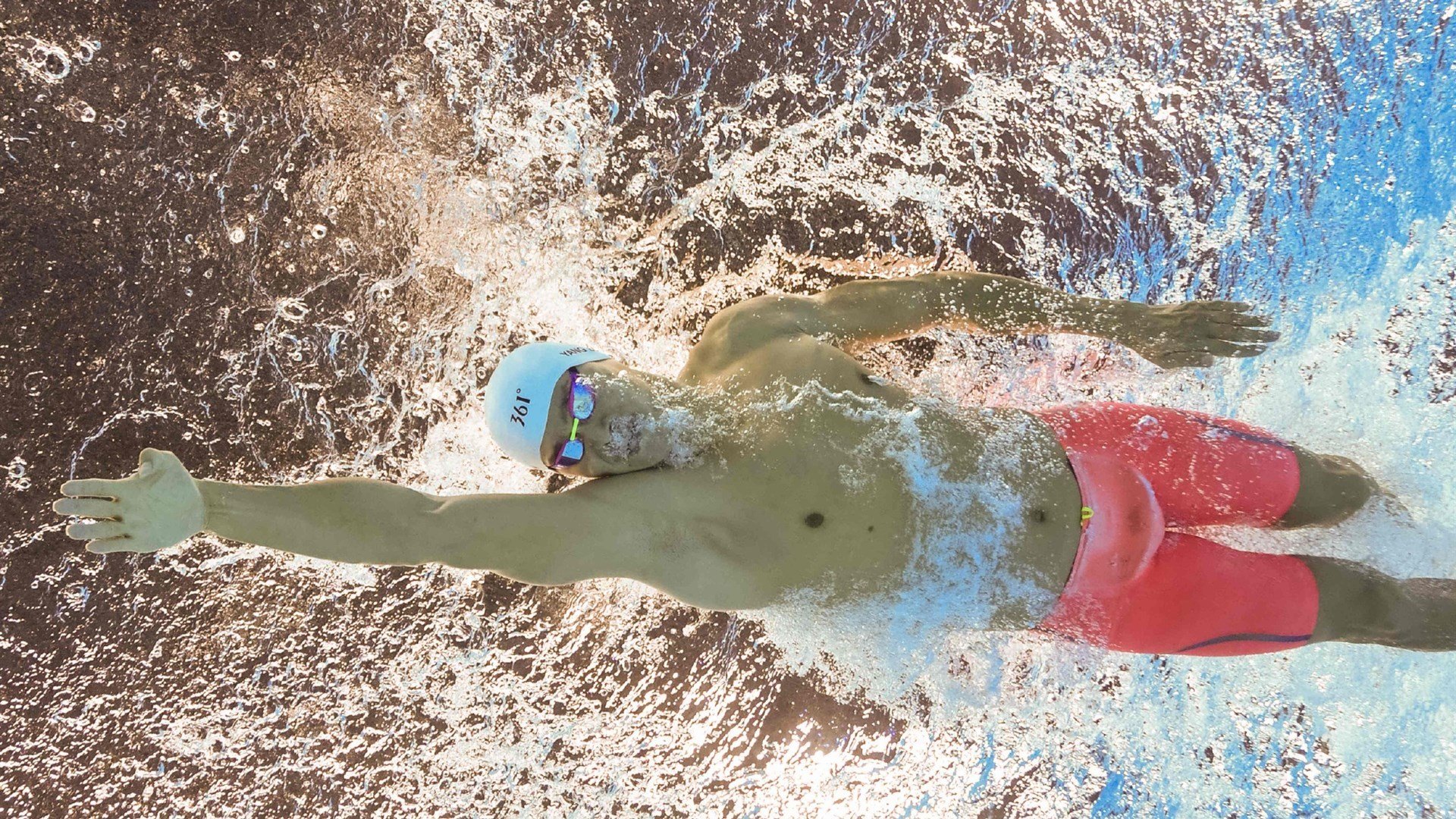 黑马撞碎神话，哈基米血战三狮军团，法国英超双料巨星被他防到怀疑人生